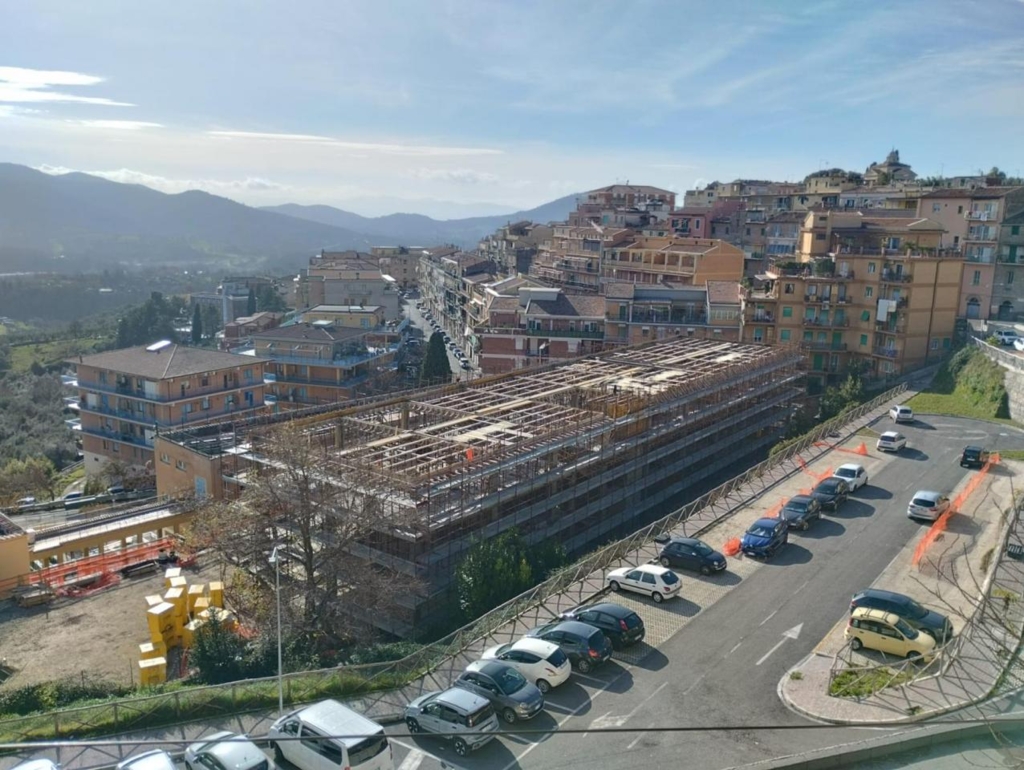 Proiect sustenabil în Italia: o școală nouă va reutiliza 70% din materialele vechii clădiri demolate