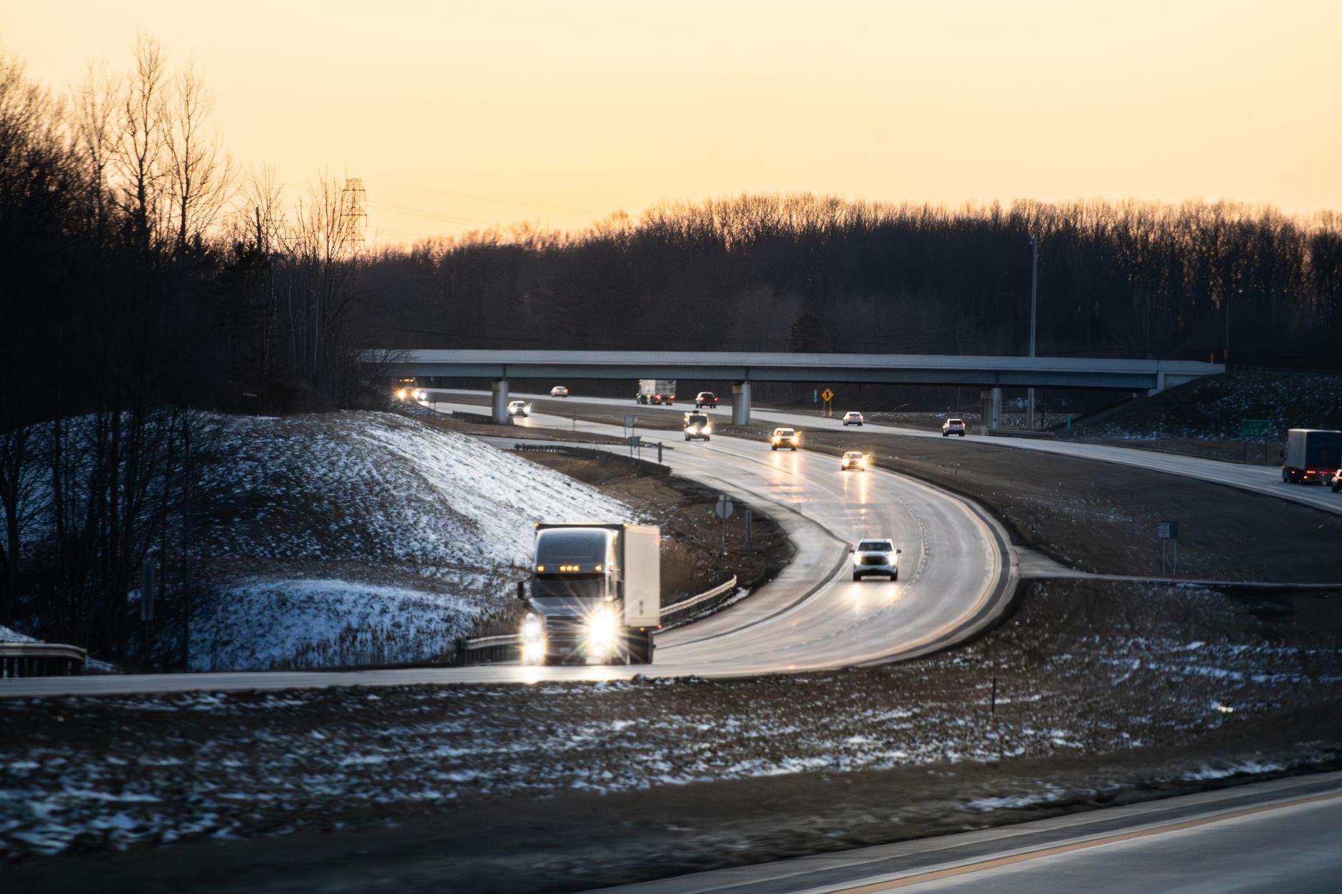 Intră în funcțiune noul sistem TollRo: reguli de plată pentru rovinietă și vehiculele de marfă
