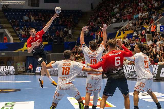Handbal masculin: Dinamo București a învins vicecampioana HC Buzău în etapa a III-a a Ligii Naționale