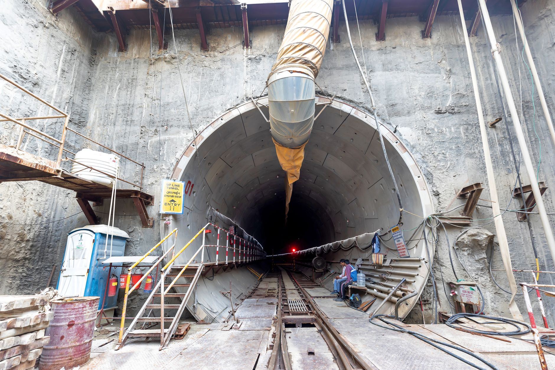 Progres la autostrada A1 Sibiu-Pitești: tunelul de la Robești a fost excavat pe o parte