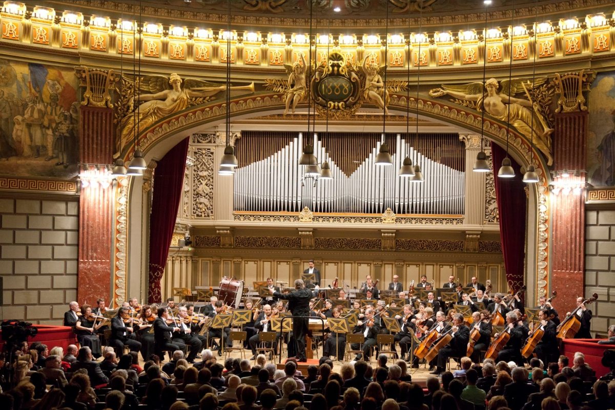 Program cultural în București: Concursul George Enescu și expoziții la Palatul Mogoșoaia