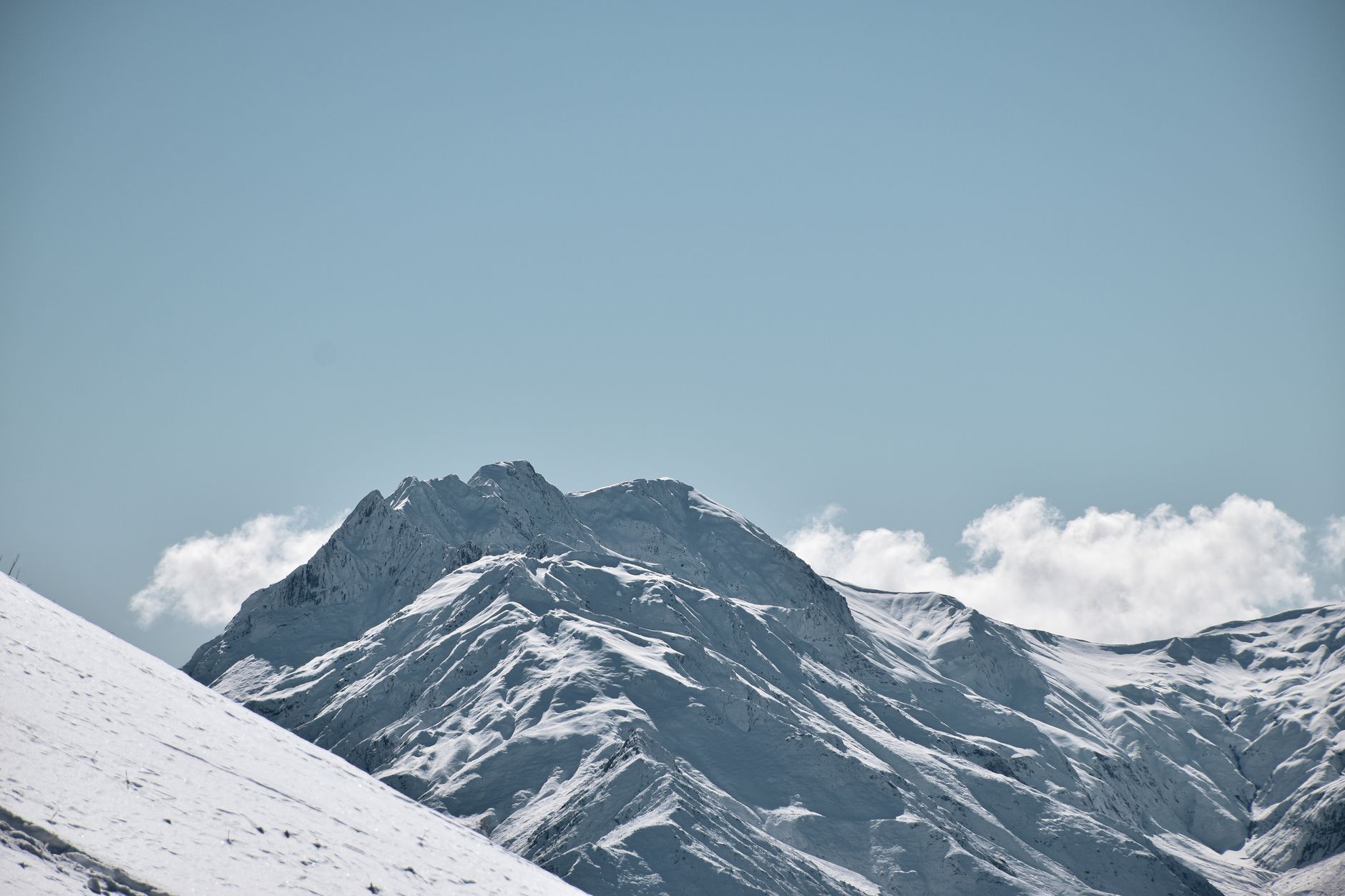 Fotografa de pe Muntele Fuji avertizează alpiniștii asupra pericolelor de pe vârf prin imagini reale