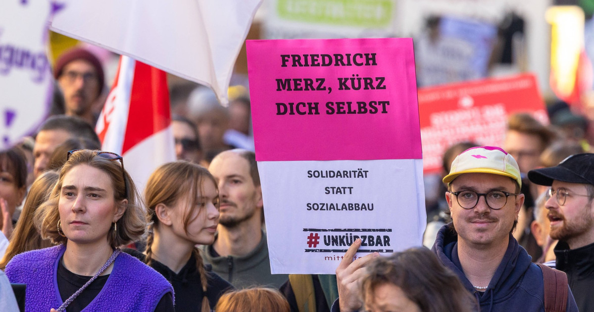 Proteste masive în Germania: peste 175.000 de oameni au ieșit în stradă împotriva reducerilor sociale