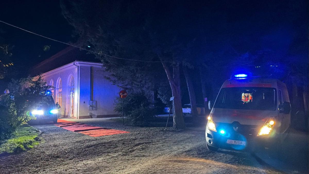 Nuntă cu Plan Roșu la Palatul Brukenthal din Avrig: 20 de invitați au fost duși la spital
