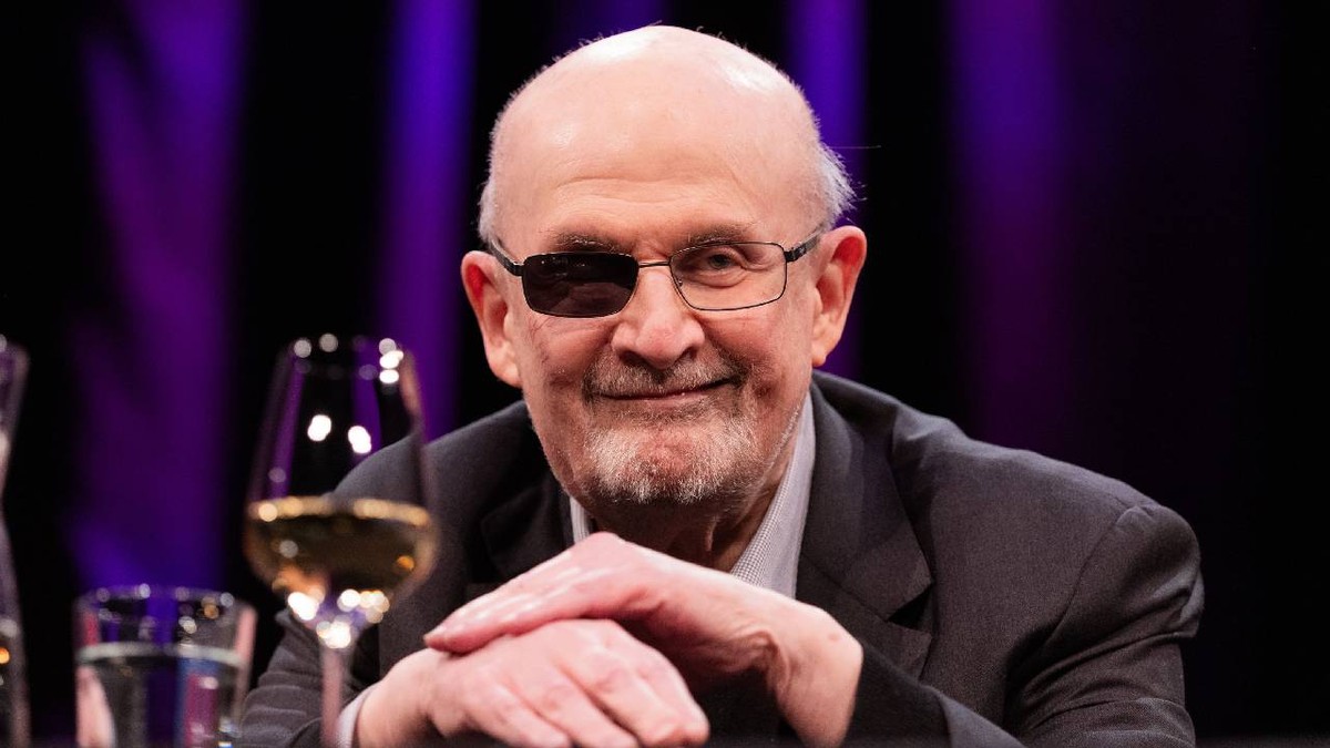 Salman Rushdie critică impactul lui Donald Trump asupra valorilor americane