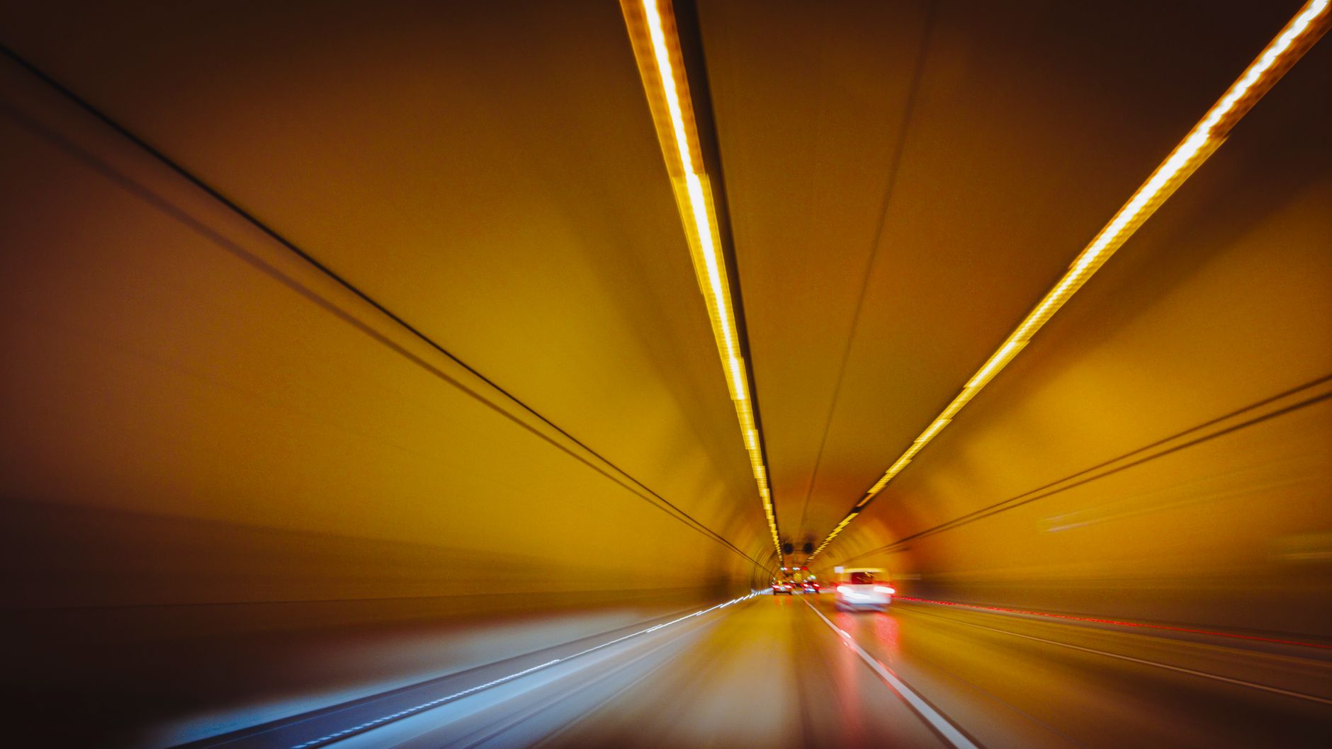 Primul tunel forat de autostradă din România a fost finalizat: este un moment istoric pentru infrastructură