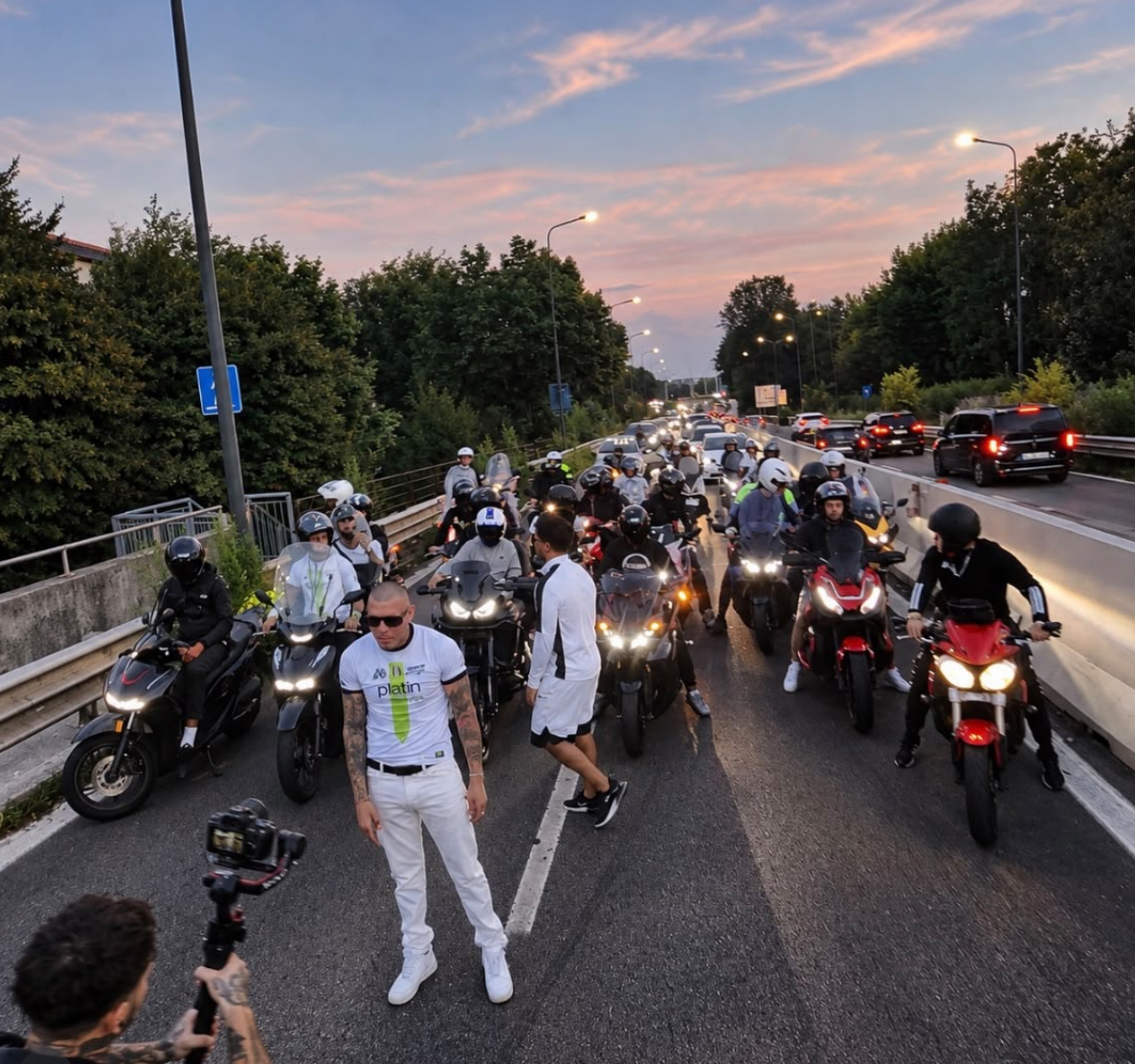 Artistul moldovean Bratan a fost expulzat din Italia după ce a blocat o autostradă pentru un videoclip