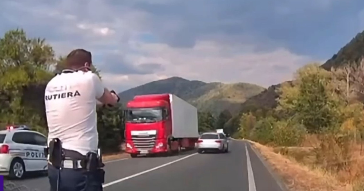 Urmărire spectaculoasă în Caraș-Severin: Șofer fugar oprit cu focuri de armă și dispozitiv cu țepi