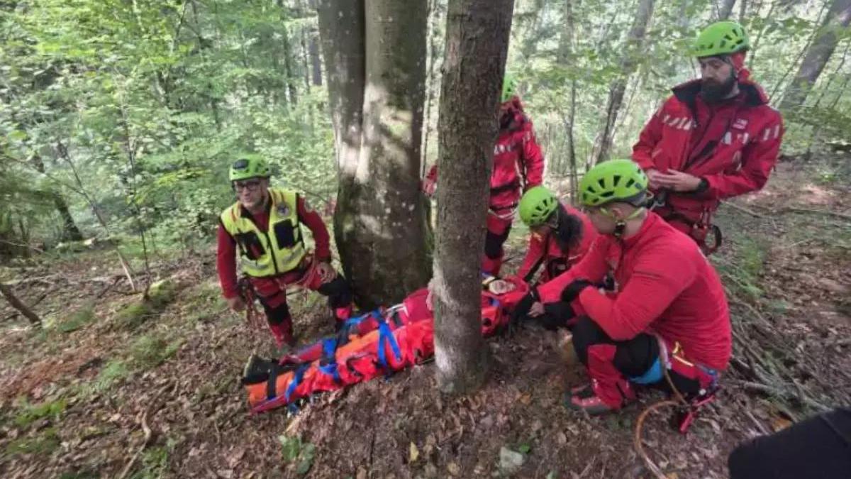 Tragedie în Mureș: o persoană a decedat după un accident într-o zonă greu accesibilă din apropierea Eremitu
