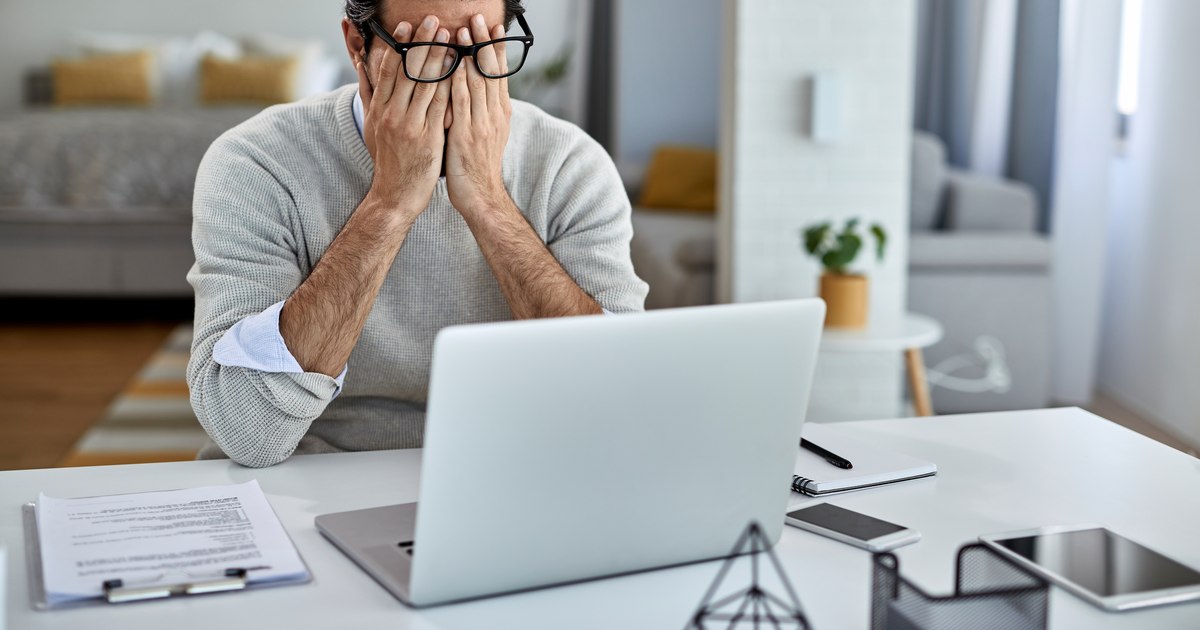 Angajatorul nu are dreptul să citească mesajele private de pe laptopul de serviciu