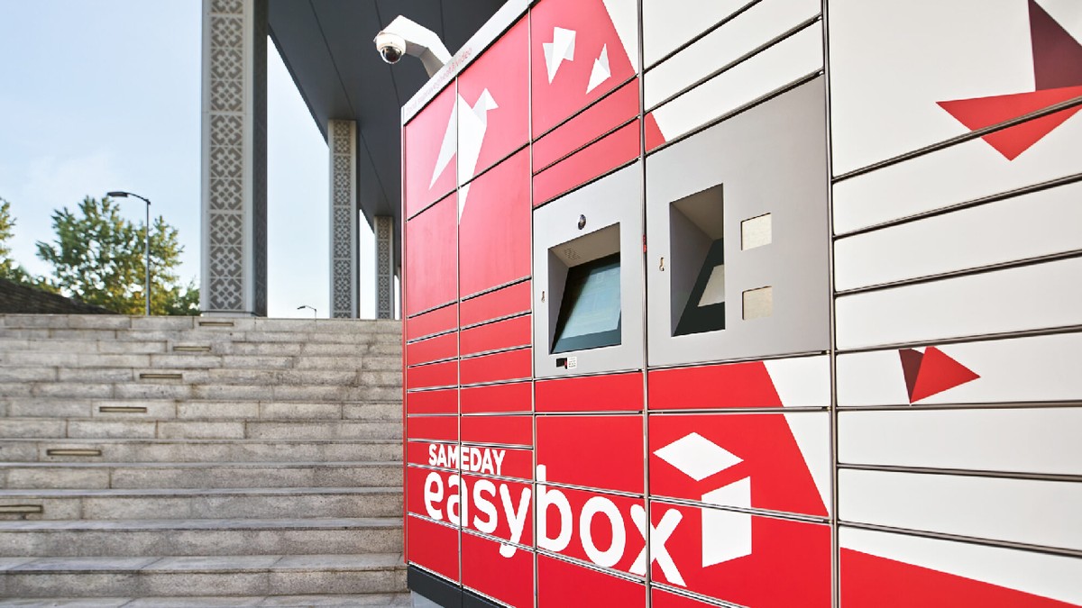 Tânăr din Iași a înșelat sistemul de retur easybox pentru a încasca bani prin fraude informatice