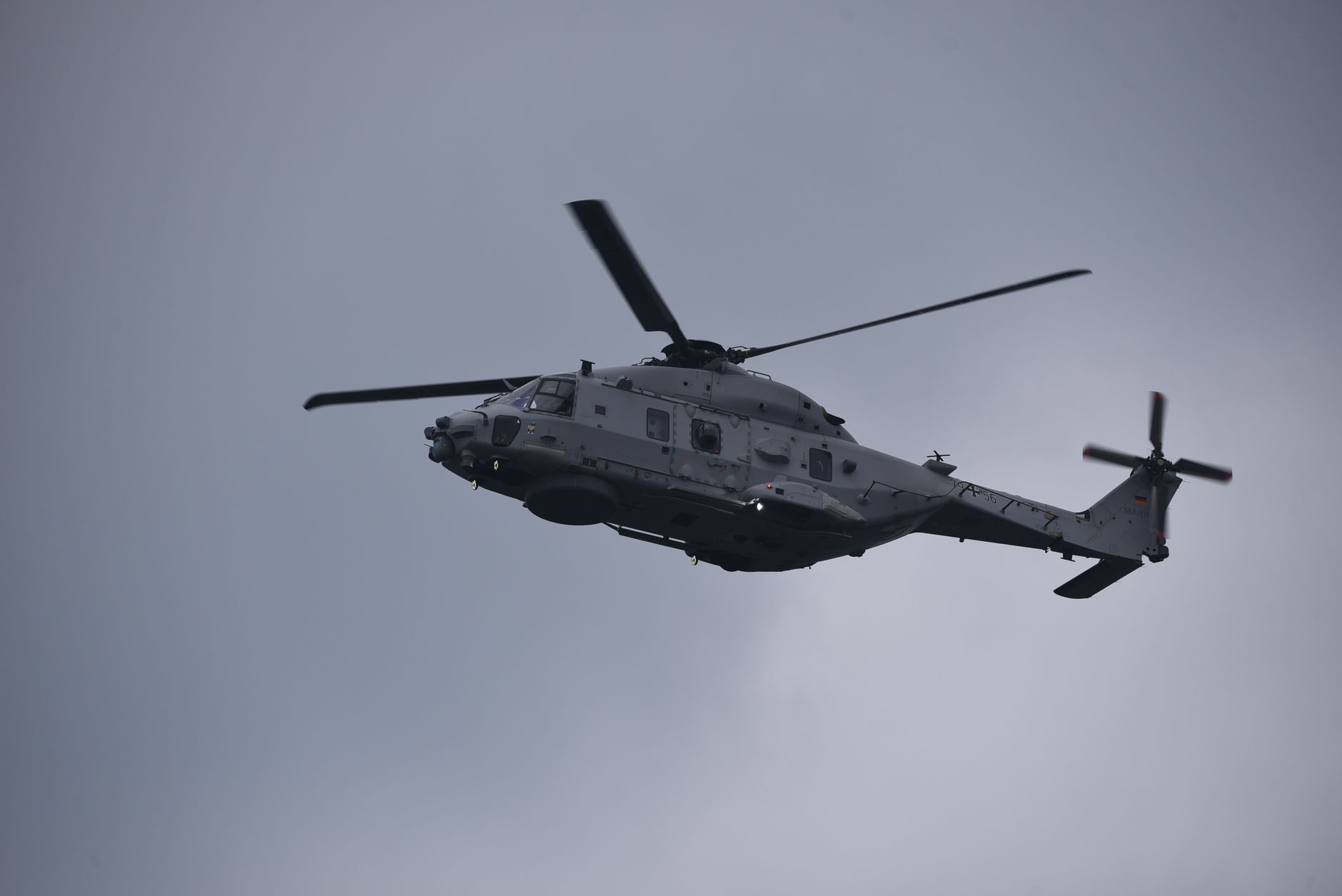 Incident grav pe un portavion american: doi aviatori s-au catapultat, patru marinari au fost răniți
