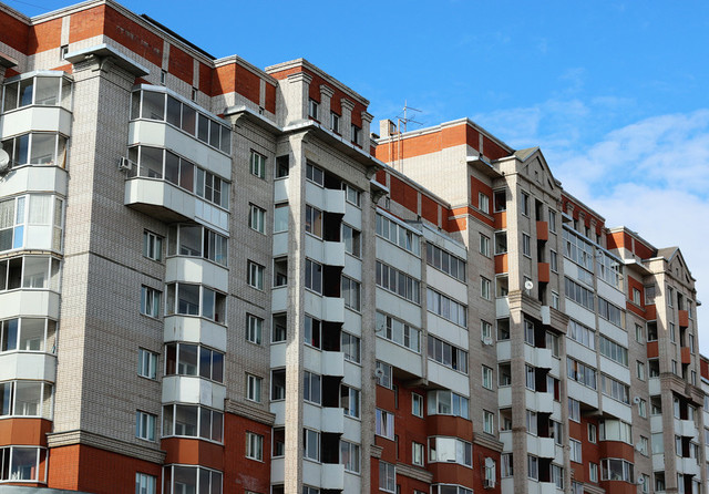 România ocupă primul loc în UE: peste 60% dintre tineri locuiesc în locuințe supraaglomerate