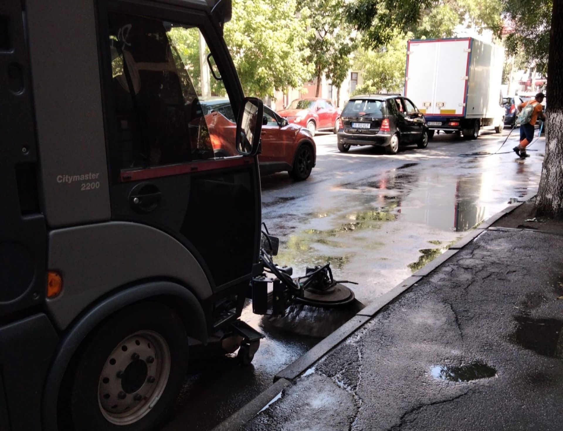 Primăria Sectorului 2 implementează operațiuni de spălare mecanizată pe Șoseaua Colentina