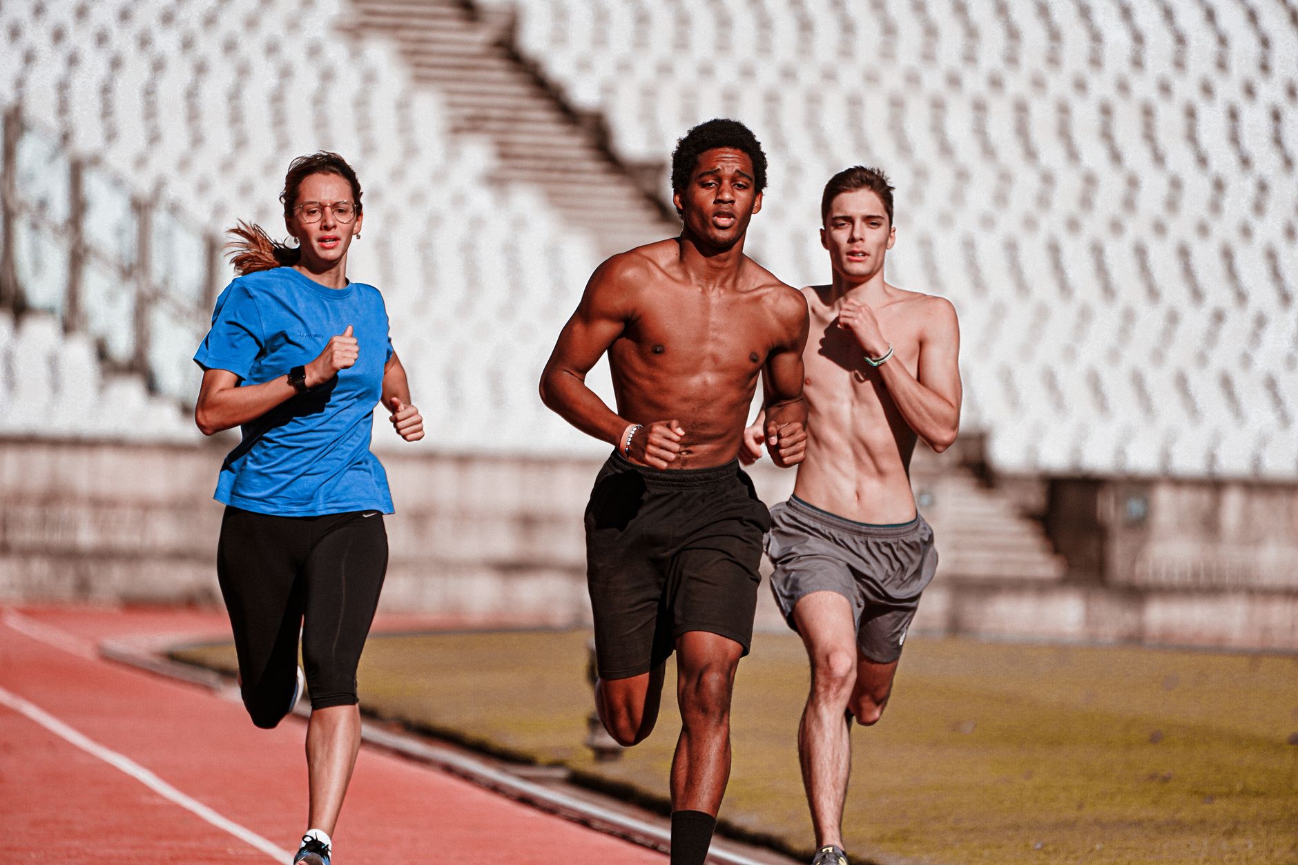 Metropolitan Life și GO Scholarship lansează un parteneriat pentru susținerea tinerilor sportivi