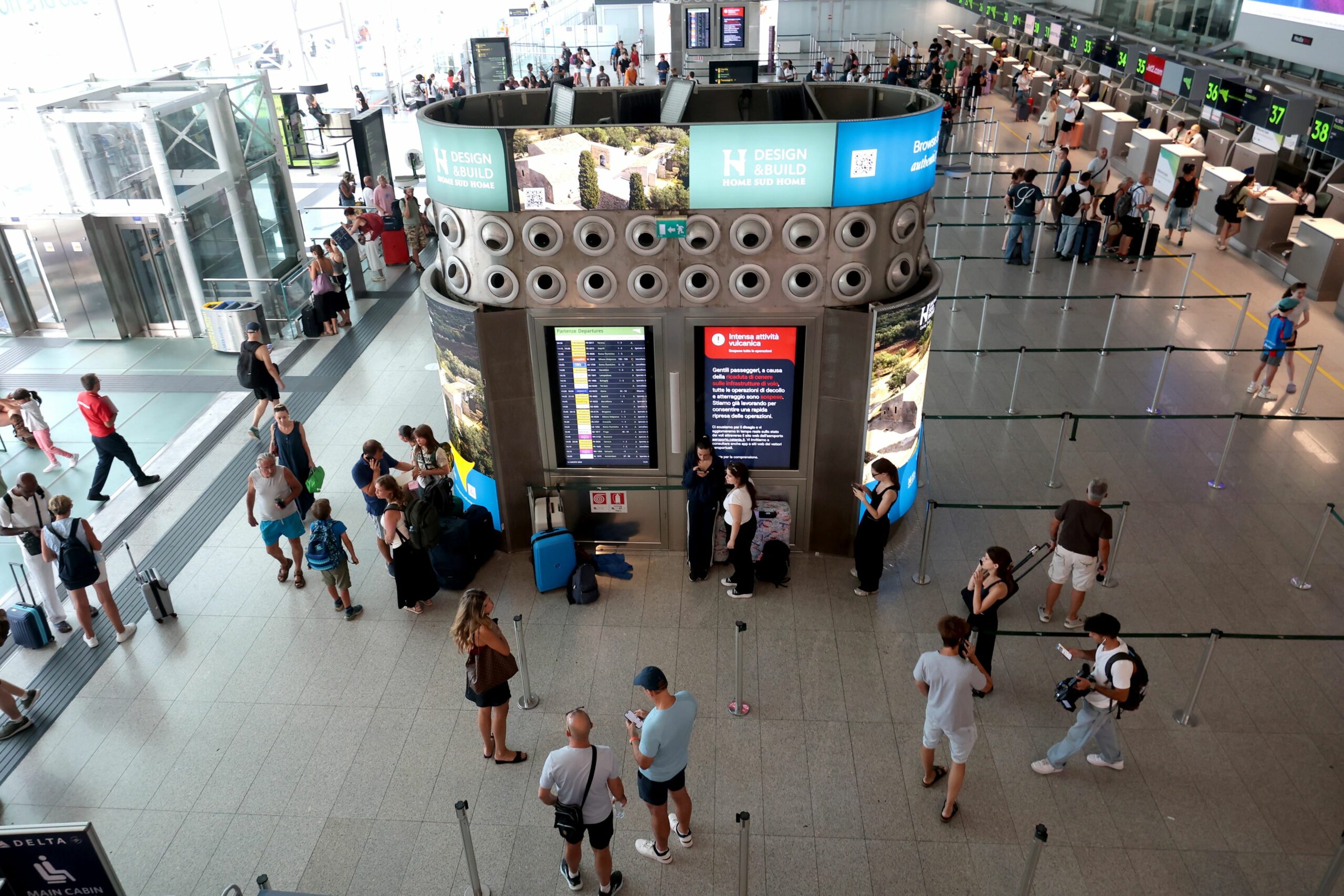 Grevă națională a controlorilor de trafic aerian în Italia: Zboruri afectate pe aeroporturile principale