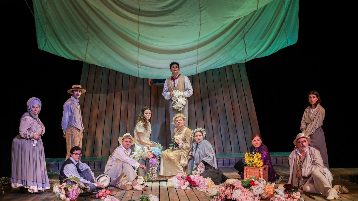 Premiera spectacolului „Livada de vișini” la Teatrul Național „I.L. Caragiale” din București