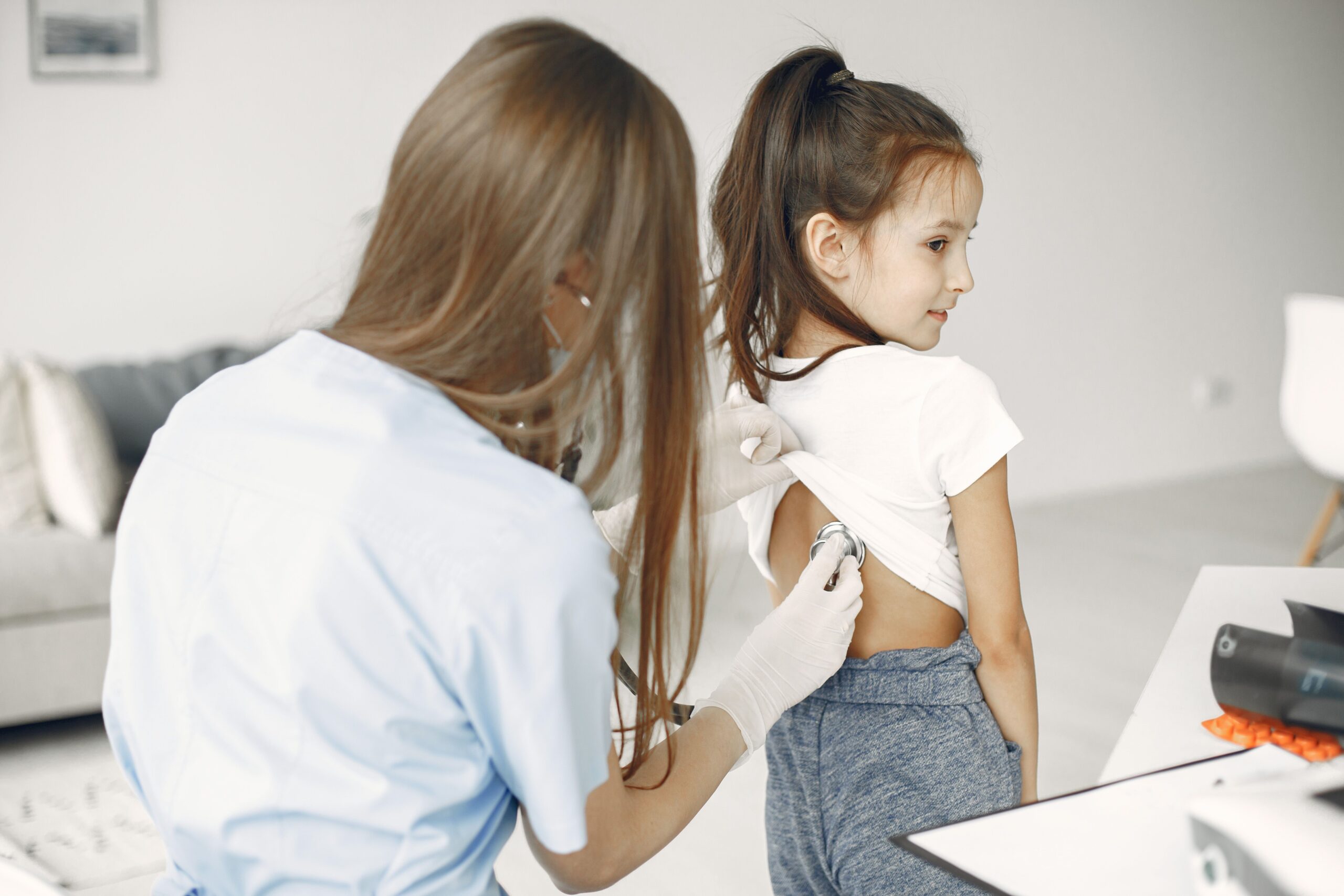 Focare de hepatită A în județul Brașov: 85 de cazuri raportate de la începutul anului școlar