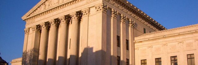 Curtea Supremă a SUA permite administrației lui Trump reluarea expulzării imigranților către țări terțe