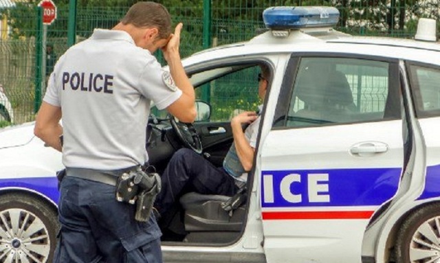 Violențe în Franța: Peste 400 de persoane reținute în urma protestelor studențești