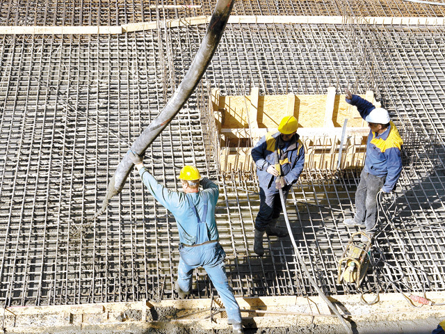 Piața rezidențială în scădere: Numărul de autorizații de construire a coborât cu peste 12% în acest an