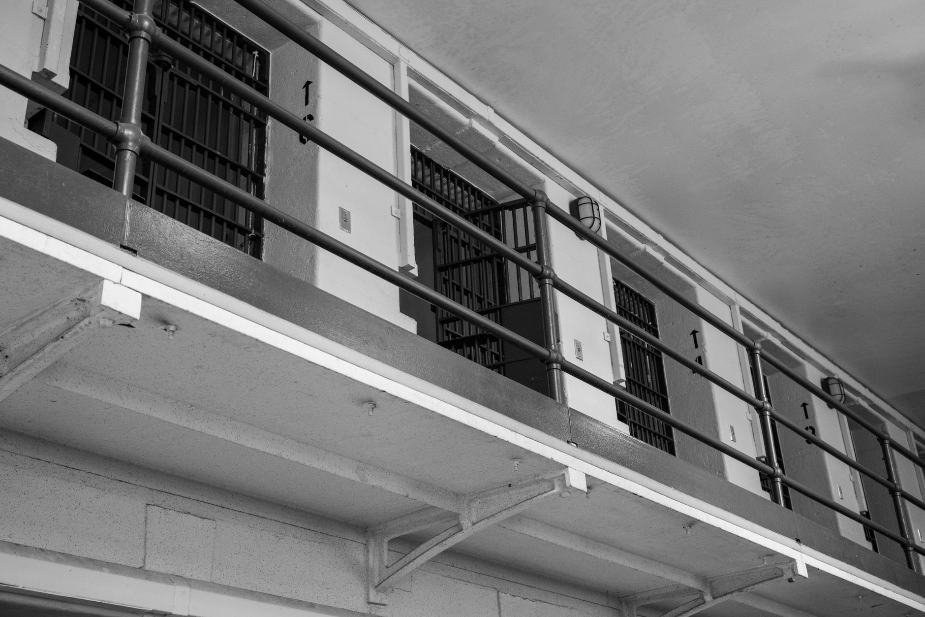 Criza penitenciarelor în Europa: Marea Britanie eliberează deținuți mai devreme, România se confruntă cu supraaglomerare