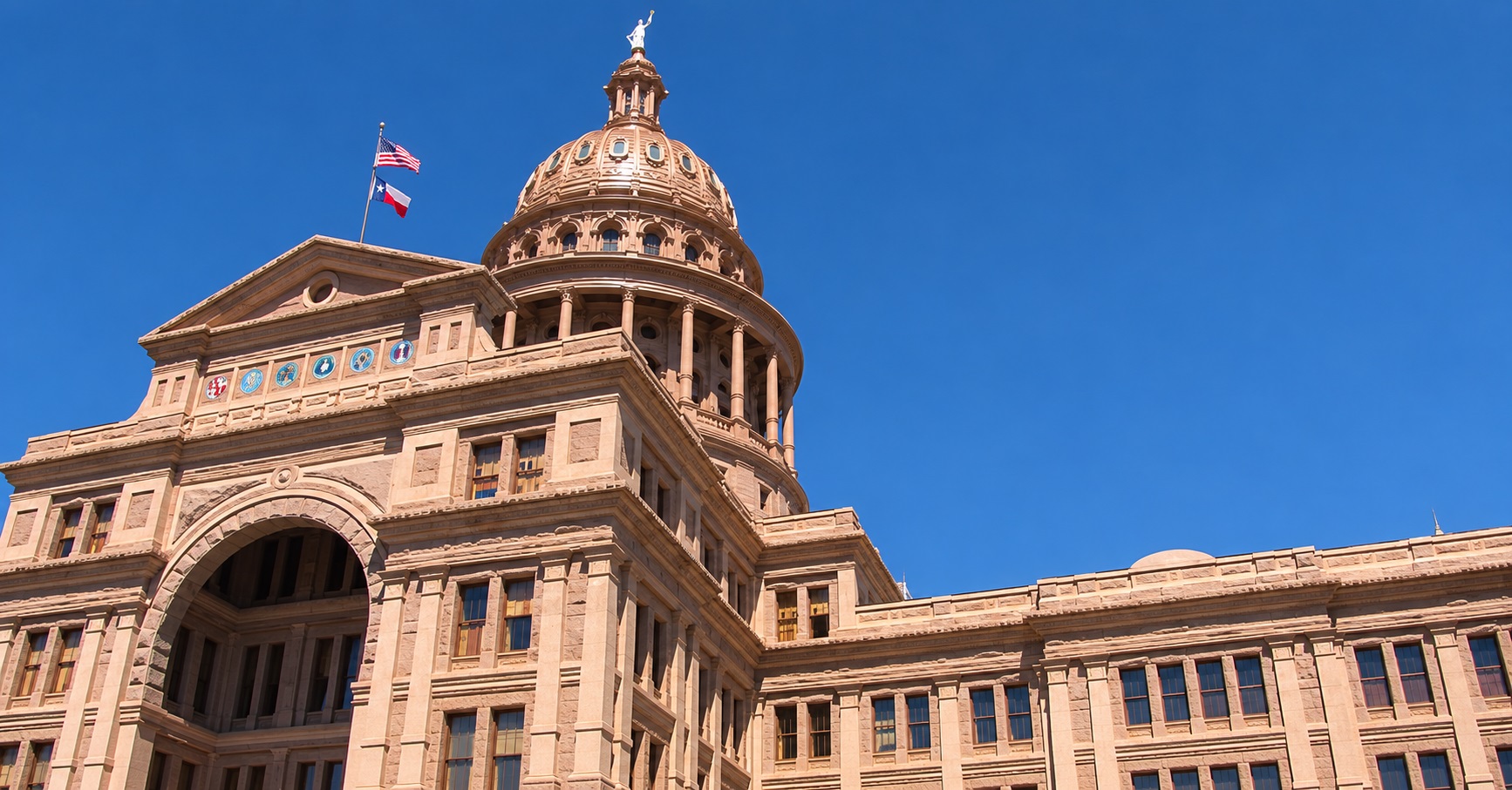 Arestat un bărbat în Texas pentru că plănuia un atac asupra Capitoliului din Austin