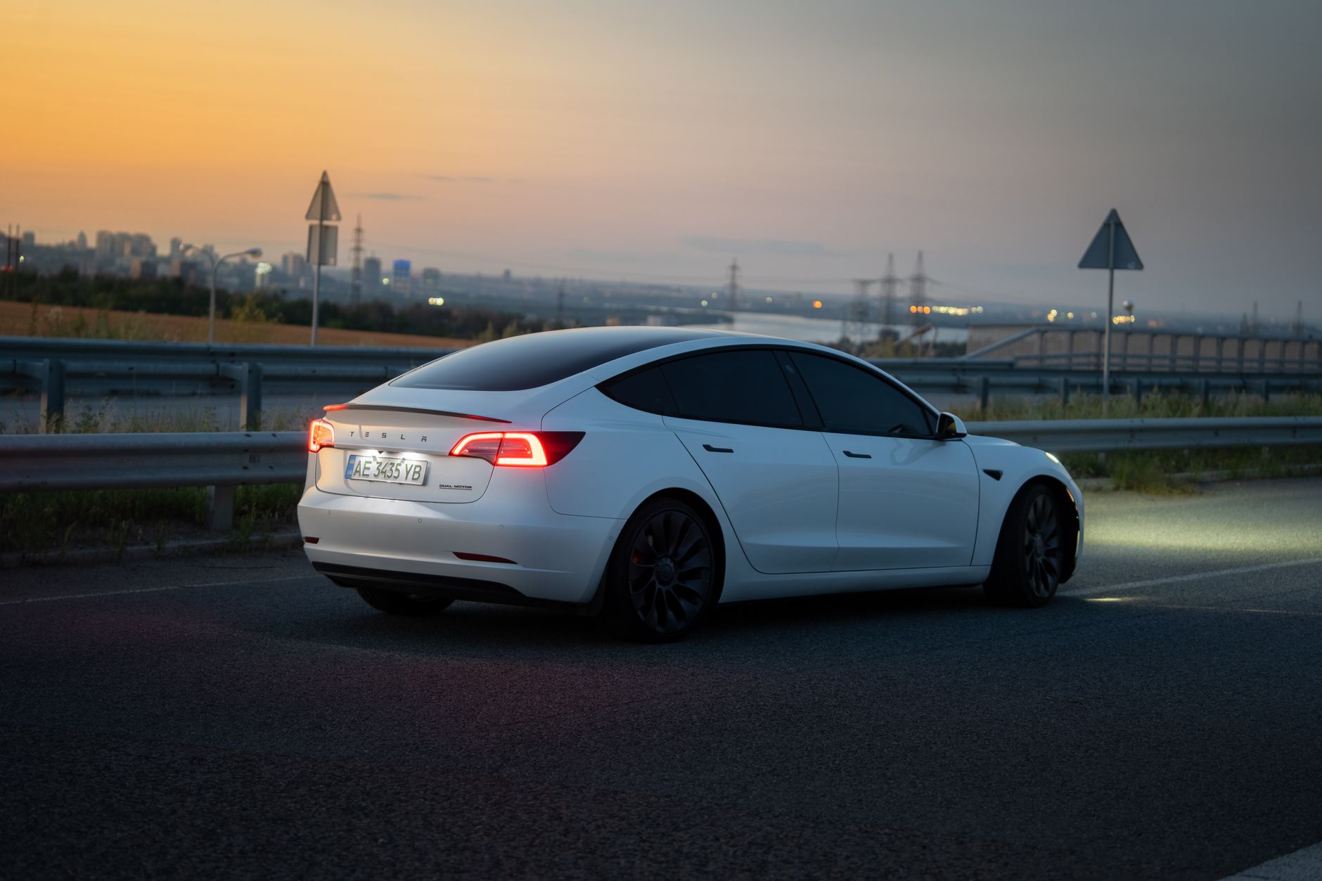 Tesla Model S a stabilit un record mondial: prima mașină electrică care a parcurs 3.000.000 de kilometri