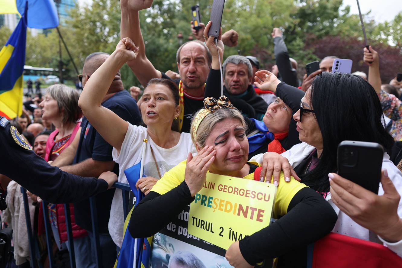 Amenzi masive și internare la Obregia după manifestațiile susținătorilor lui Călin Georgescu