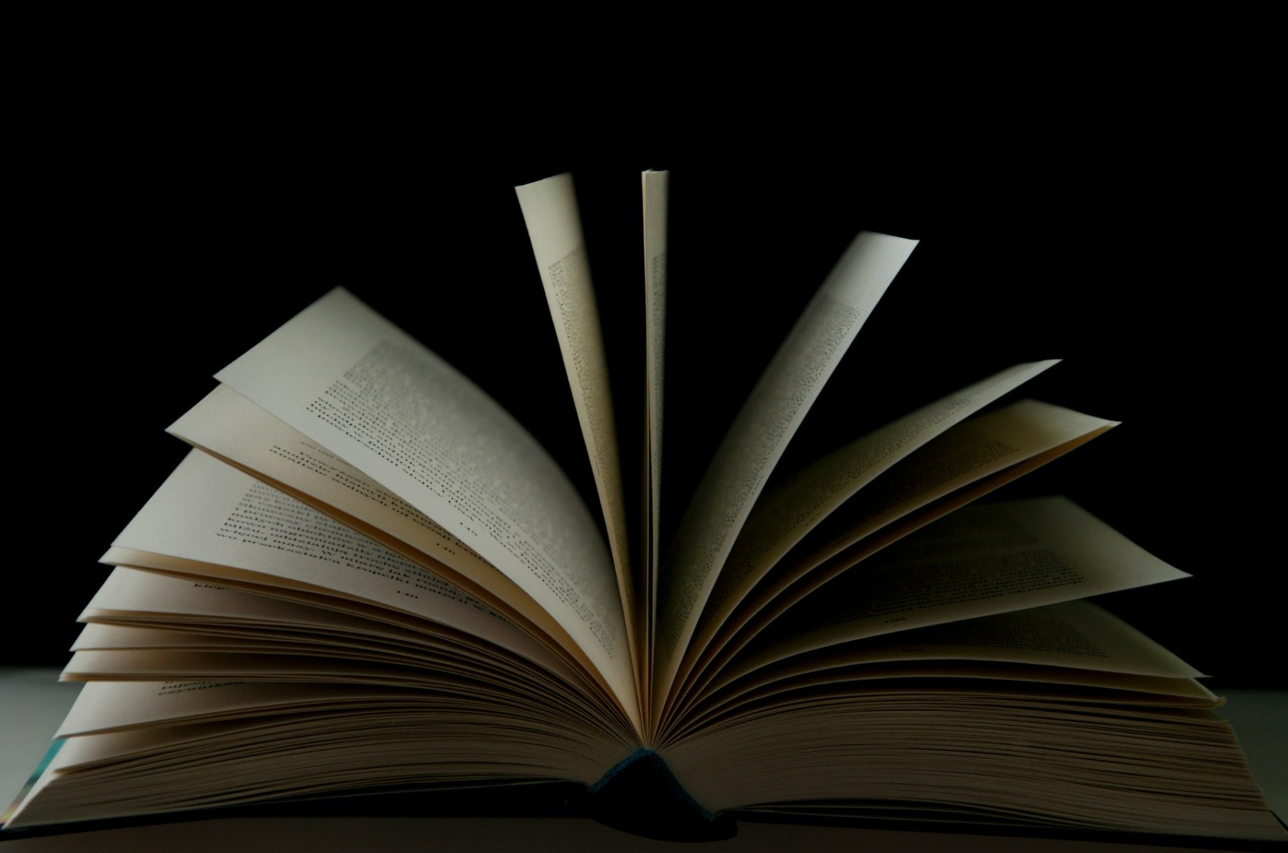 Turneu de literatură pentru copii în opt țări europene: 16 autori români vizitează diaspora