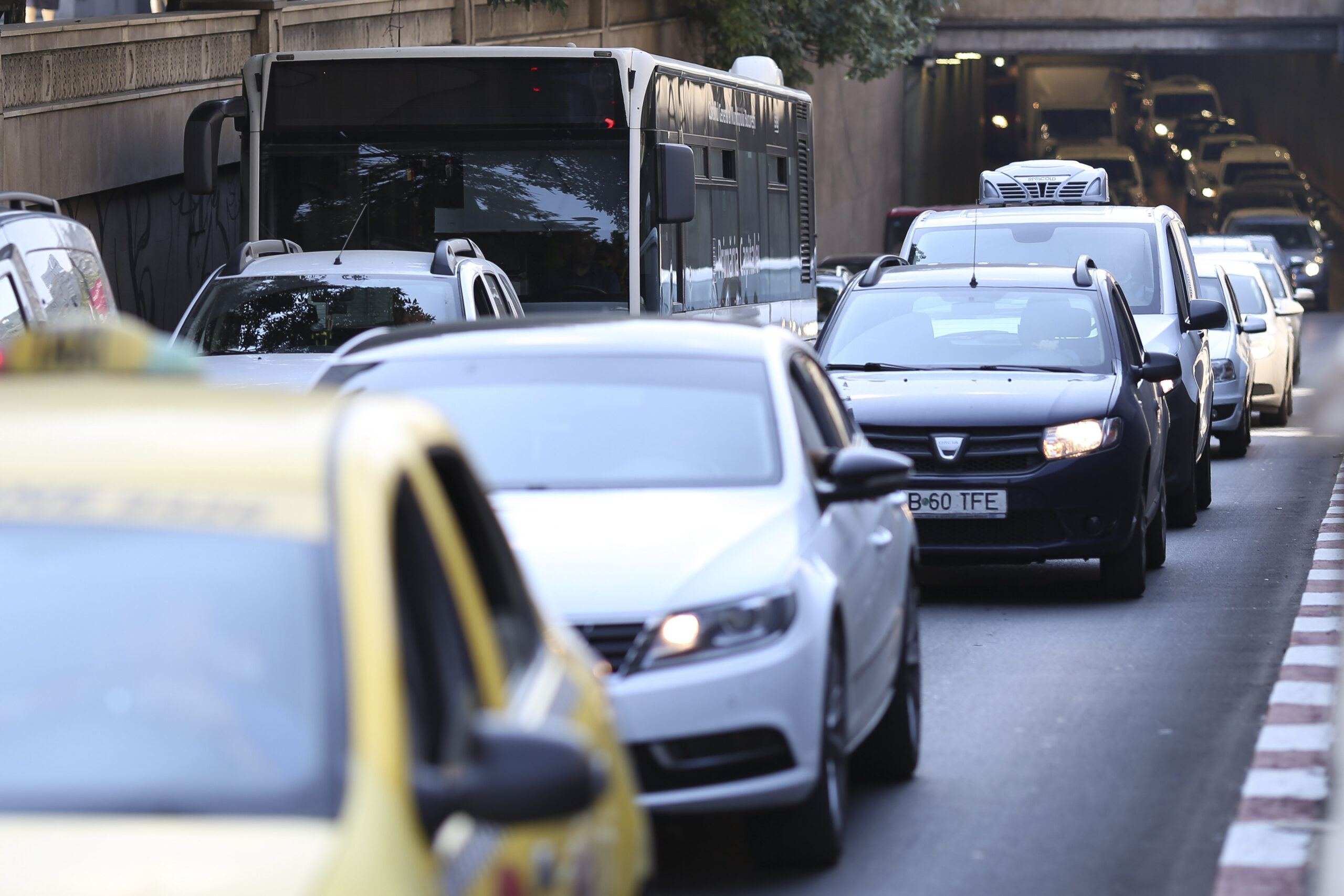 Bucureștiul va interzice mașinile vechi și poluante începând cu anul 2027