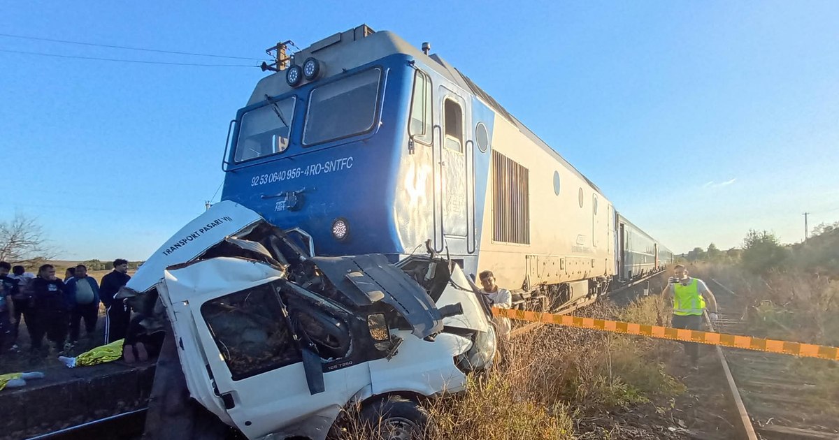 Tragedie în Galați: O familie de patru persoane a murit după ce un tren a lovit o autoutilitară
