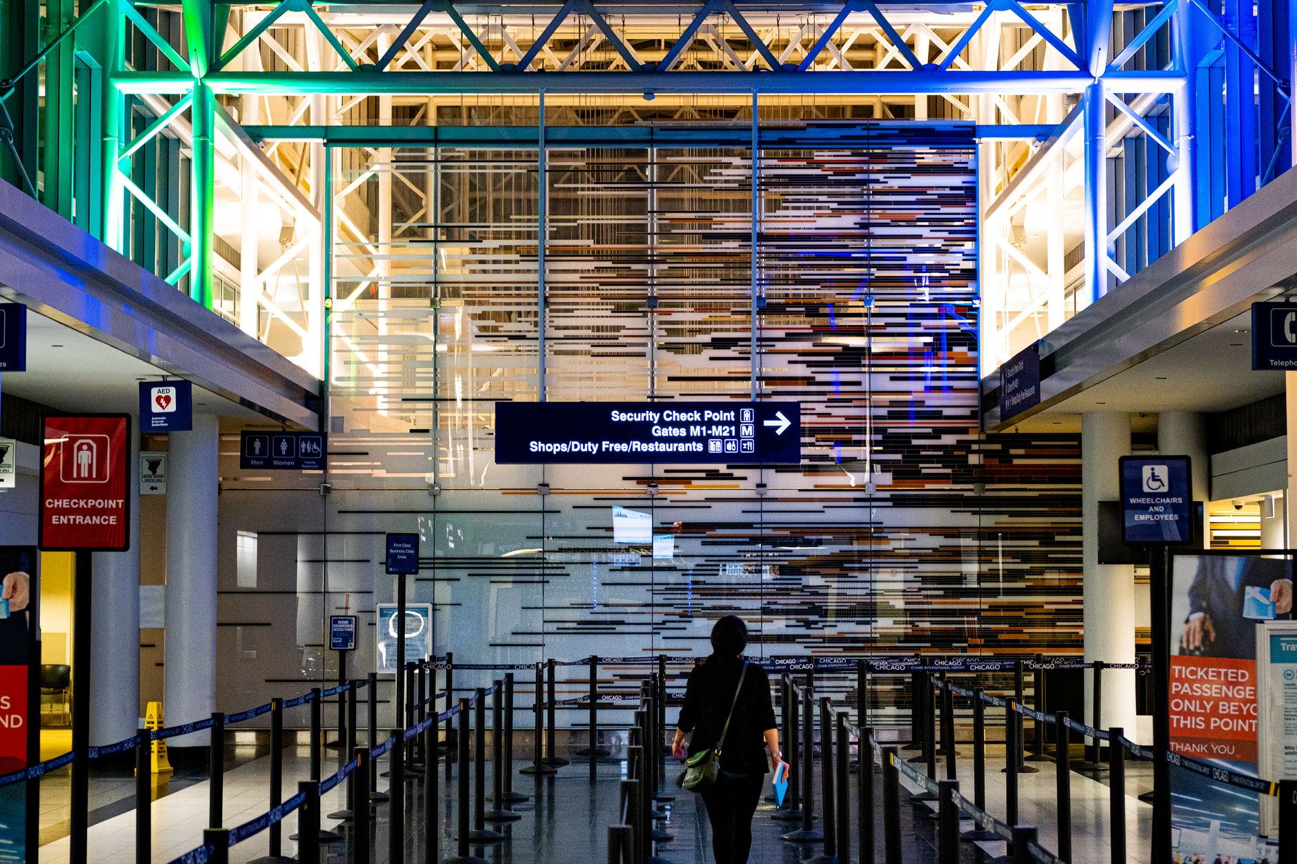Frați afgani reținuți într-un aeroport din Croația folosind identități falsificate ale unor monarhi istorici
