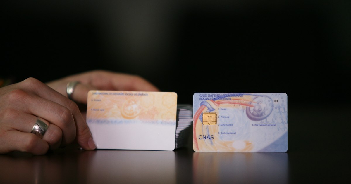 Cardul de sănătate și Cartea Electronică de Identitate pot fi folosite în paralel în luna octombrie