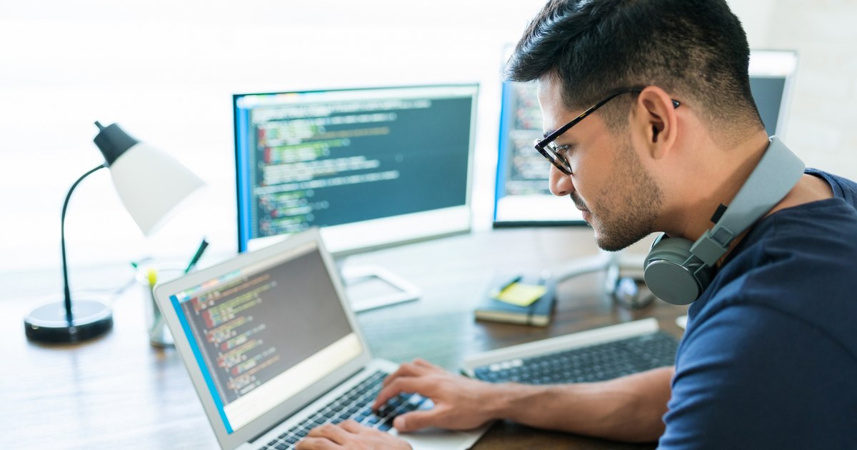 Concediere după o ceartă online i-a costat unei companii de software 12 milioane de dolari