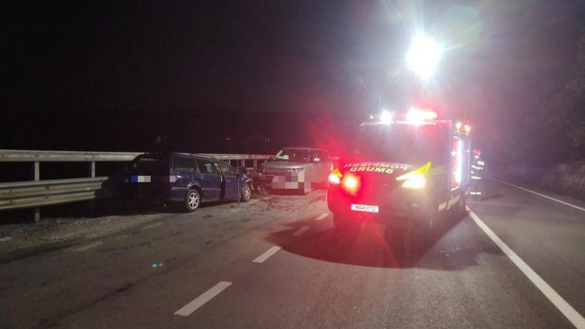 Accident grav pe DN13, lângă Saschiz: o persoană a fost încarcerată în urma coliziunii între un camion și două mașini