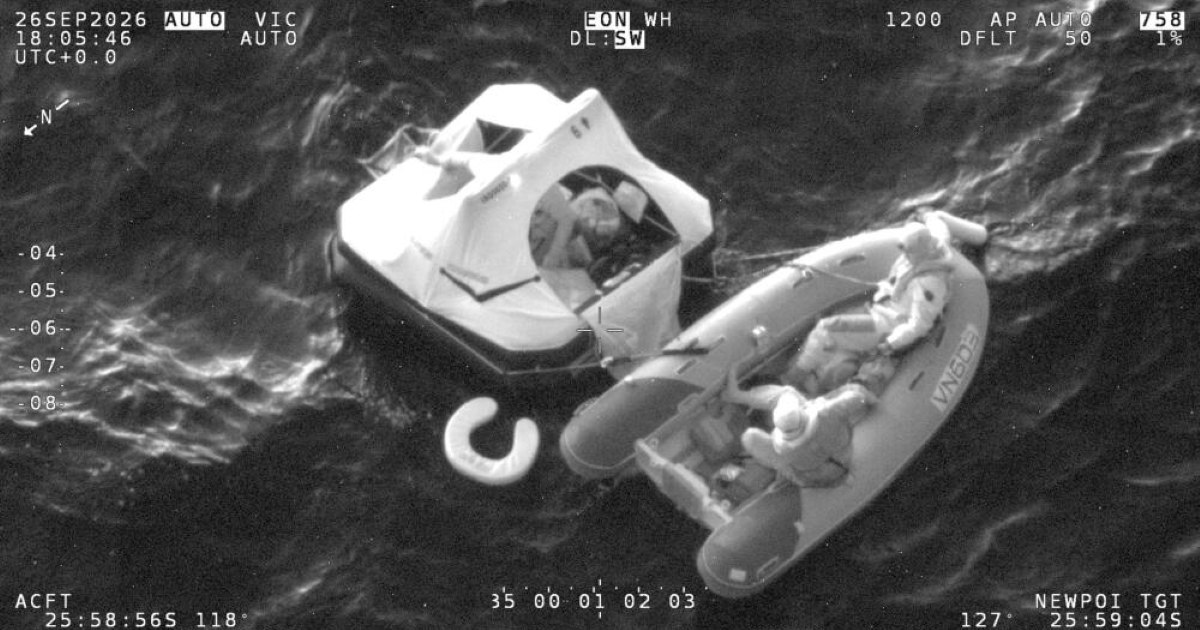 Tragedie în Pacificul de Sud: Un iaht a fost scufundat de o balenă, echipajul a supraviețuit după 18 ore