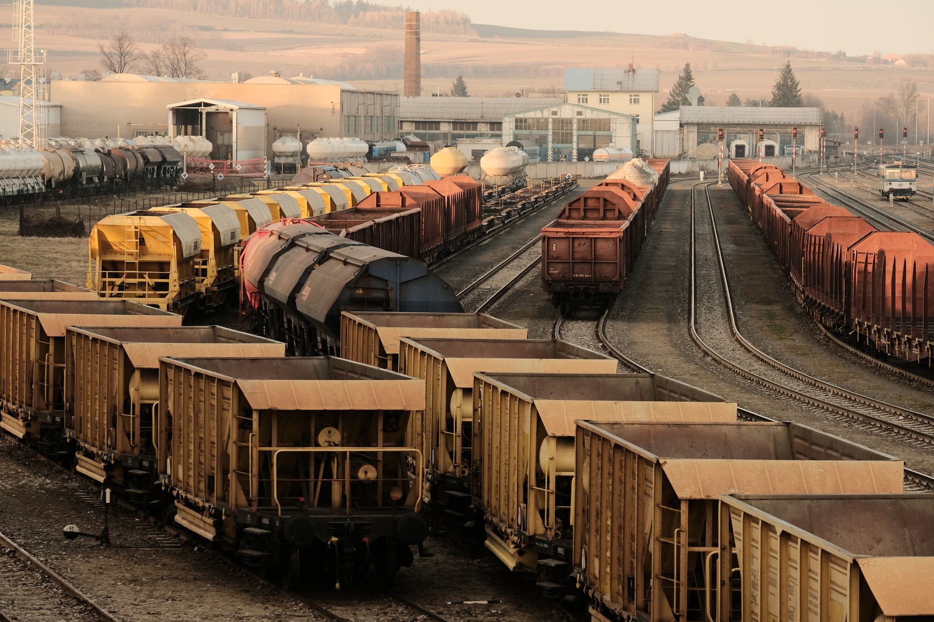 Acțiunea FUELSAFE a poliției: 12 infracțiuni și amenzi de peste 500.000 de lei pentru furtul de combustibil din trenuri
