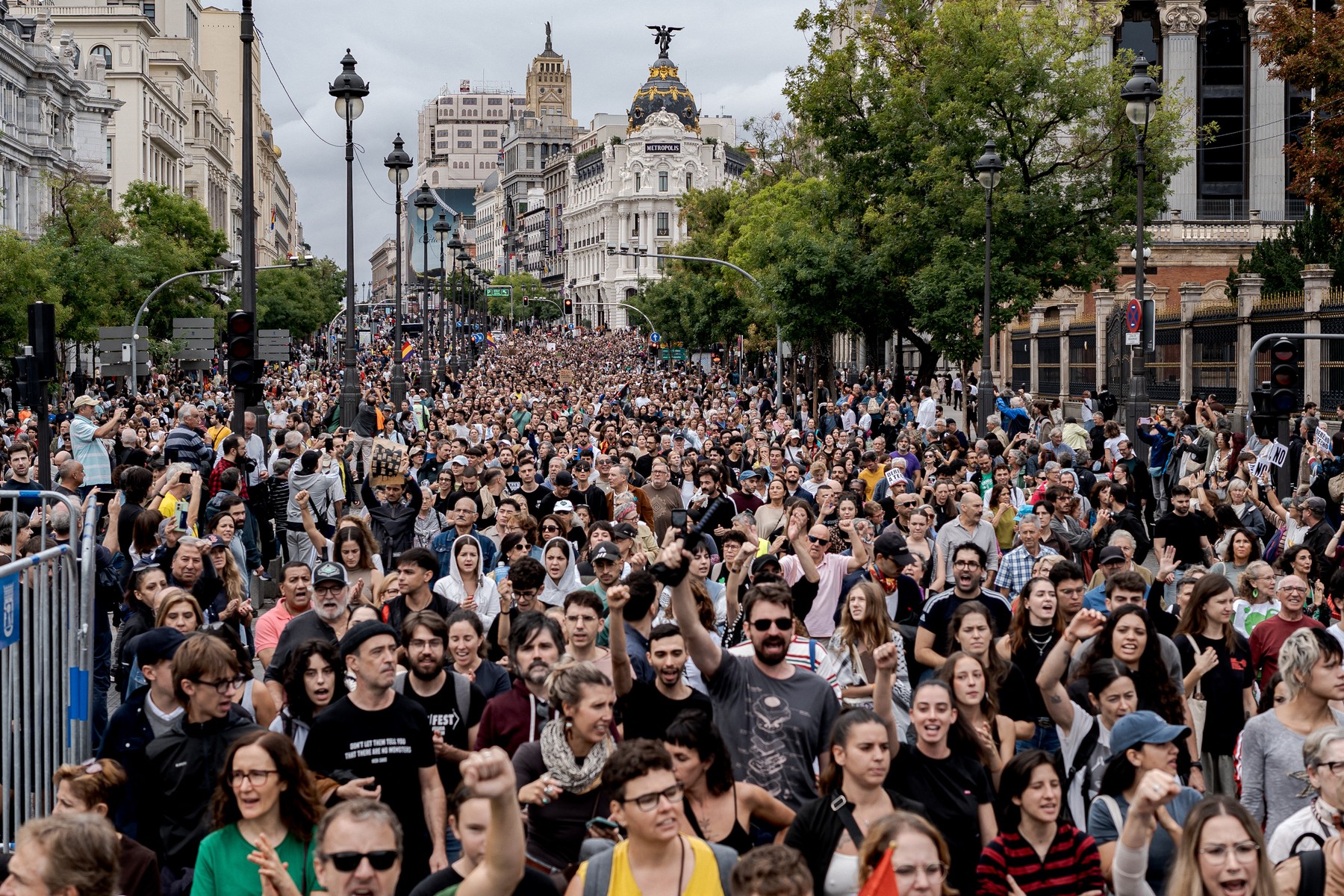 Proteste masive la Madrid pentru criza locuințelor și amenințarea cu o grevă generală în Spania