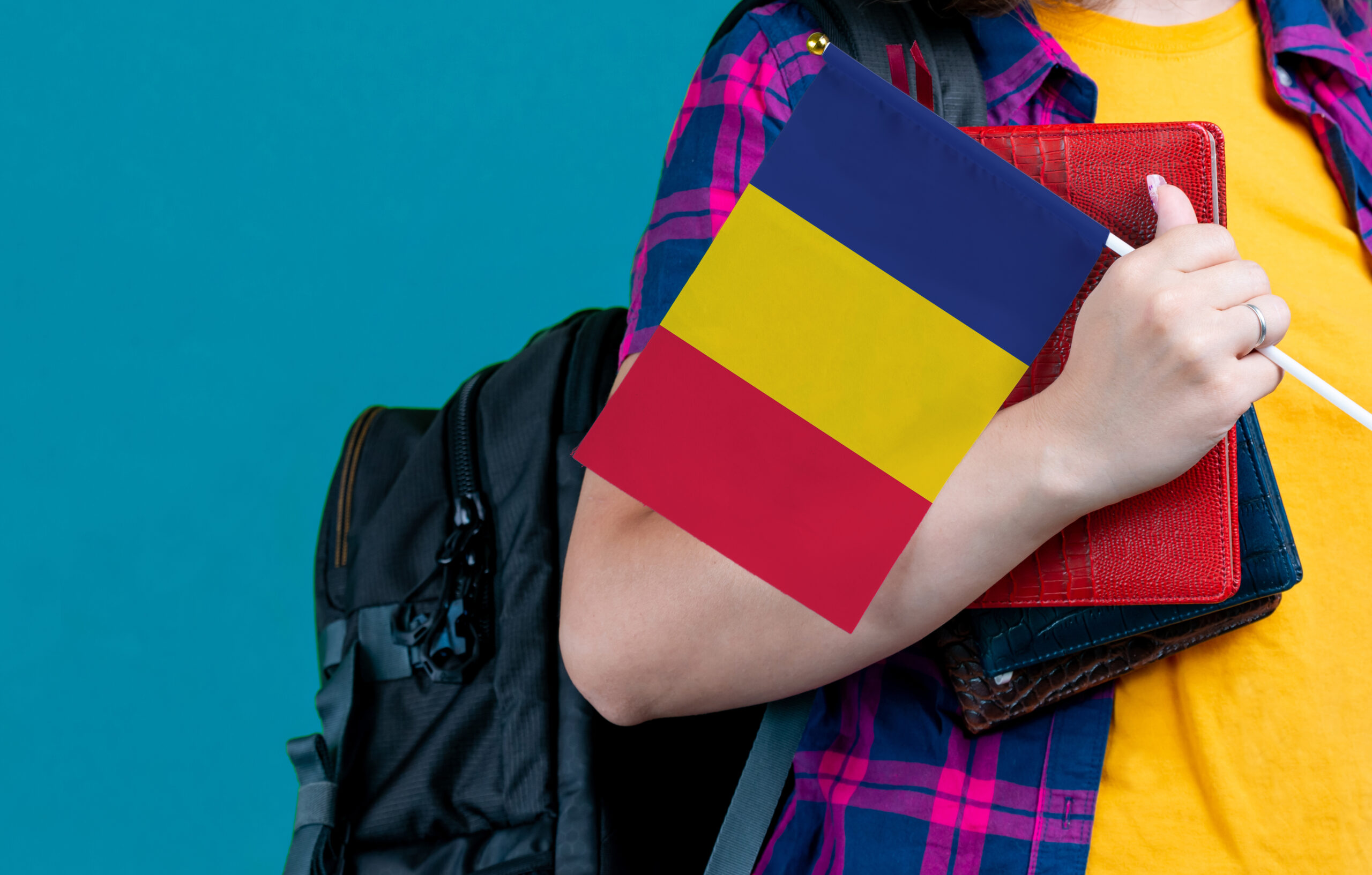Elevii din România au vacanțe mai lungi și mai puține ore de curs decât media OCDE