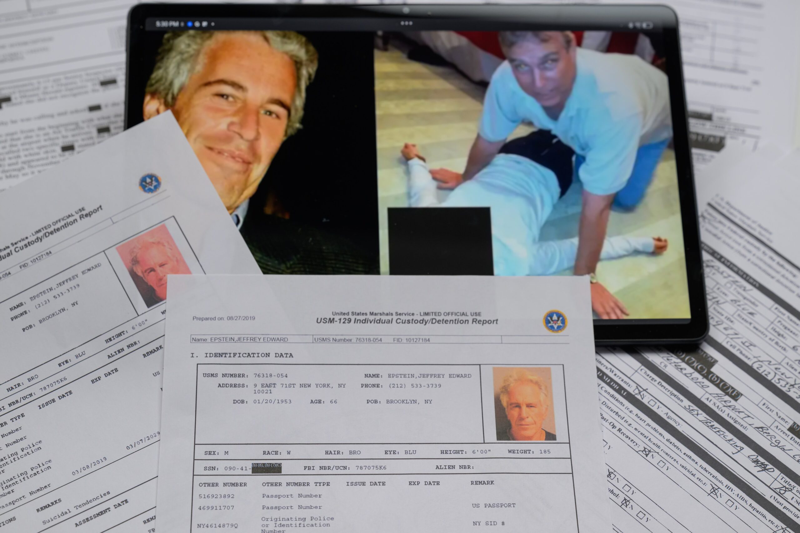 Fostul prinț Andrew dă poliția în judecată după arestarea legată de dosarul Epstein