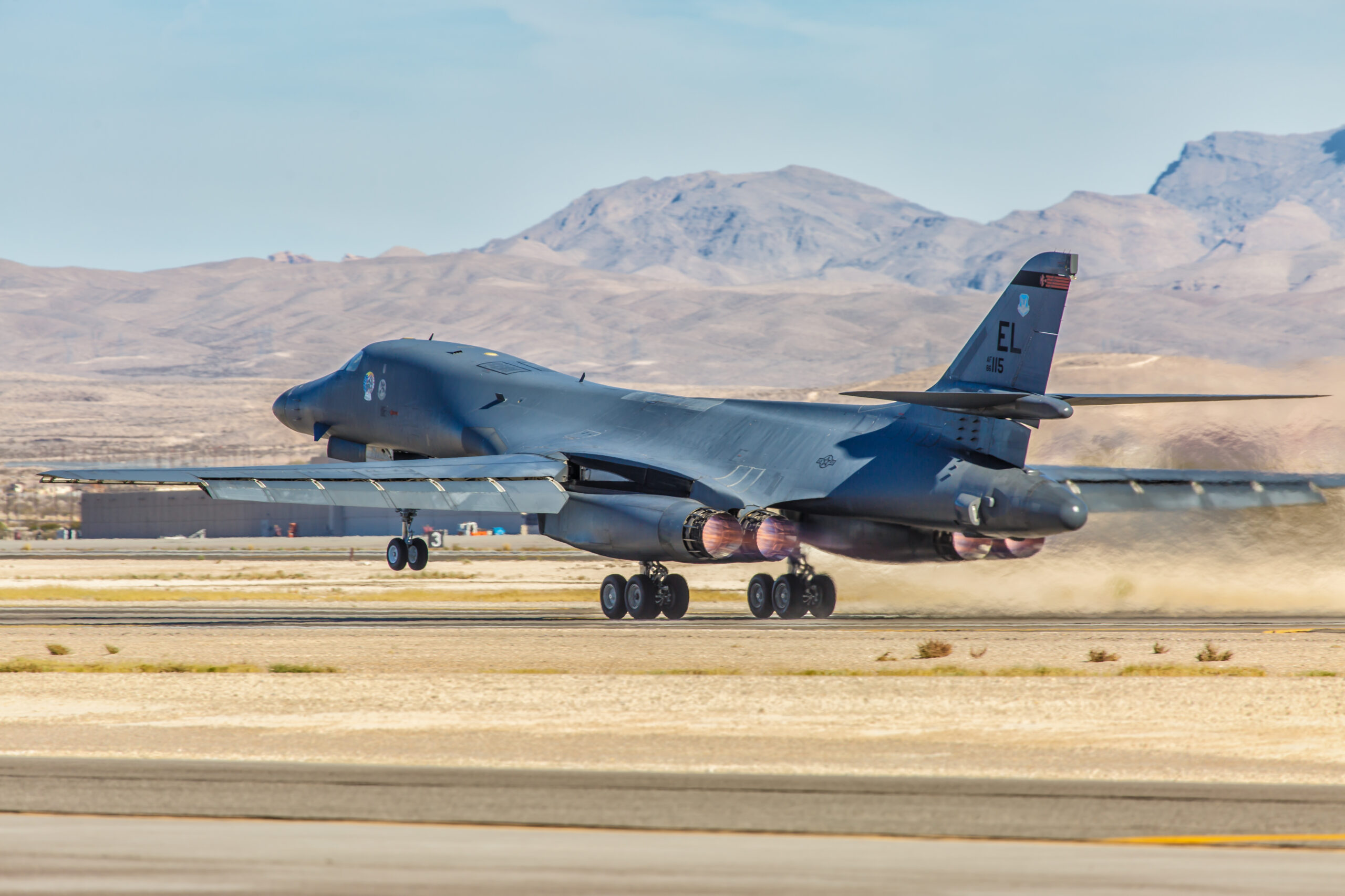 SUA au retras 12 bombardiere B-1 de la baza RAF Fairford din Marea Britanie după amenințări teroriste