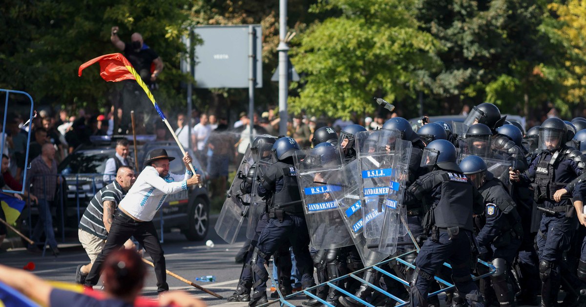 Protestul oierilor din Capitală s-a transformat în violențe: acuzații de infiltrare și blocaje în trafic