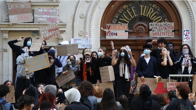 Peste 5.000 de rețineri în Franța în urma protestelor liceenilor: Liga Drepturilor Omului alertează