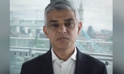 Sadiq Khan ocupă un loc în Camera Lorzilor, deși anterior a cerut desființarea acesteia