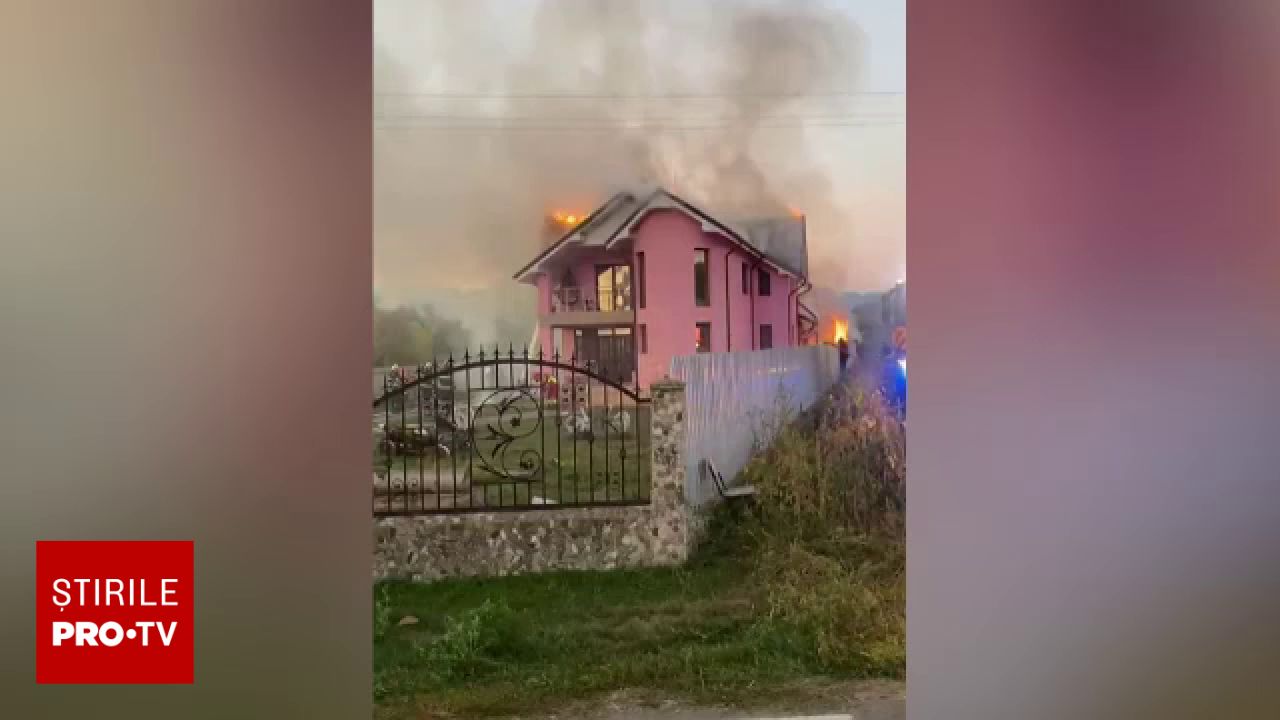 Incendiu devastator în Bacău: O familie și-a pierdut locuința în mai puțin de 10 minute