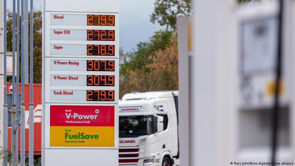 Guvernul german pregătește măsuri de sprijin pe fondul creșterii prețurilor la benzină și motorină
