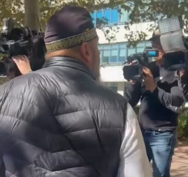 Un susținător al lui Călin Georgescu a fost plasat sub control judiciar după agresiunea asupra jurnaliștilor