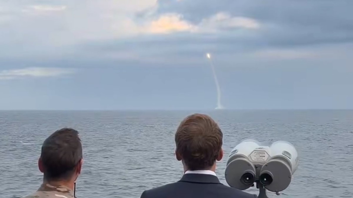 Franța a testat o rachetă balistică nucleară lansată de pe un submarin, sub supravegherea lui Emmanuel Macron