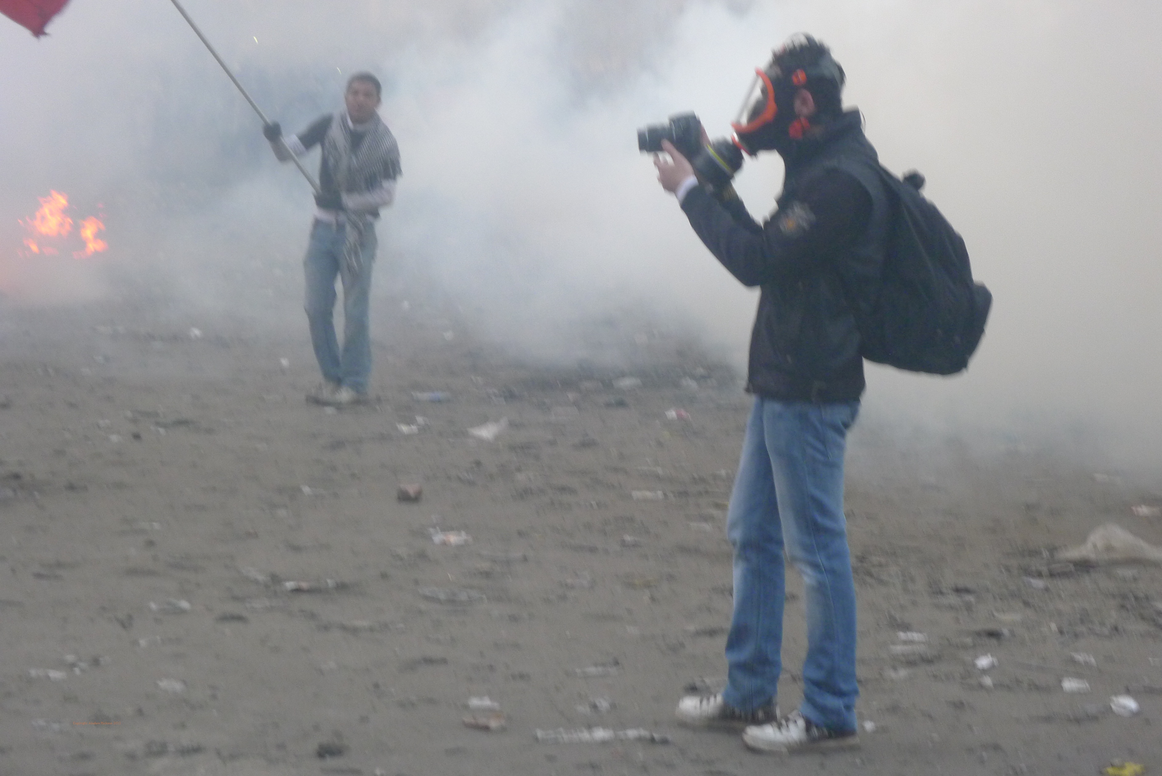 Agresiune violentă asupra jurnaliștilor de la Realitatea Plus în Piața Victoriei